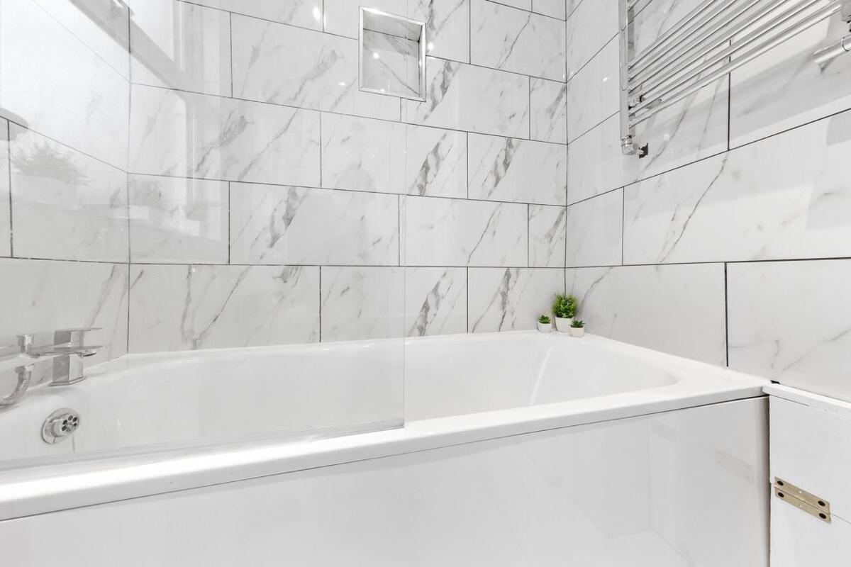 Lovely 4-br In Leyton - Sleeps 14, Near Tube * Londres